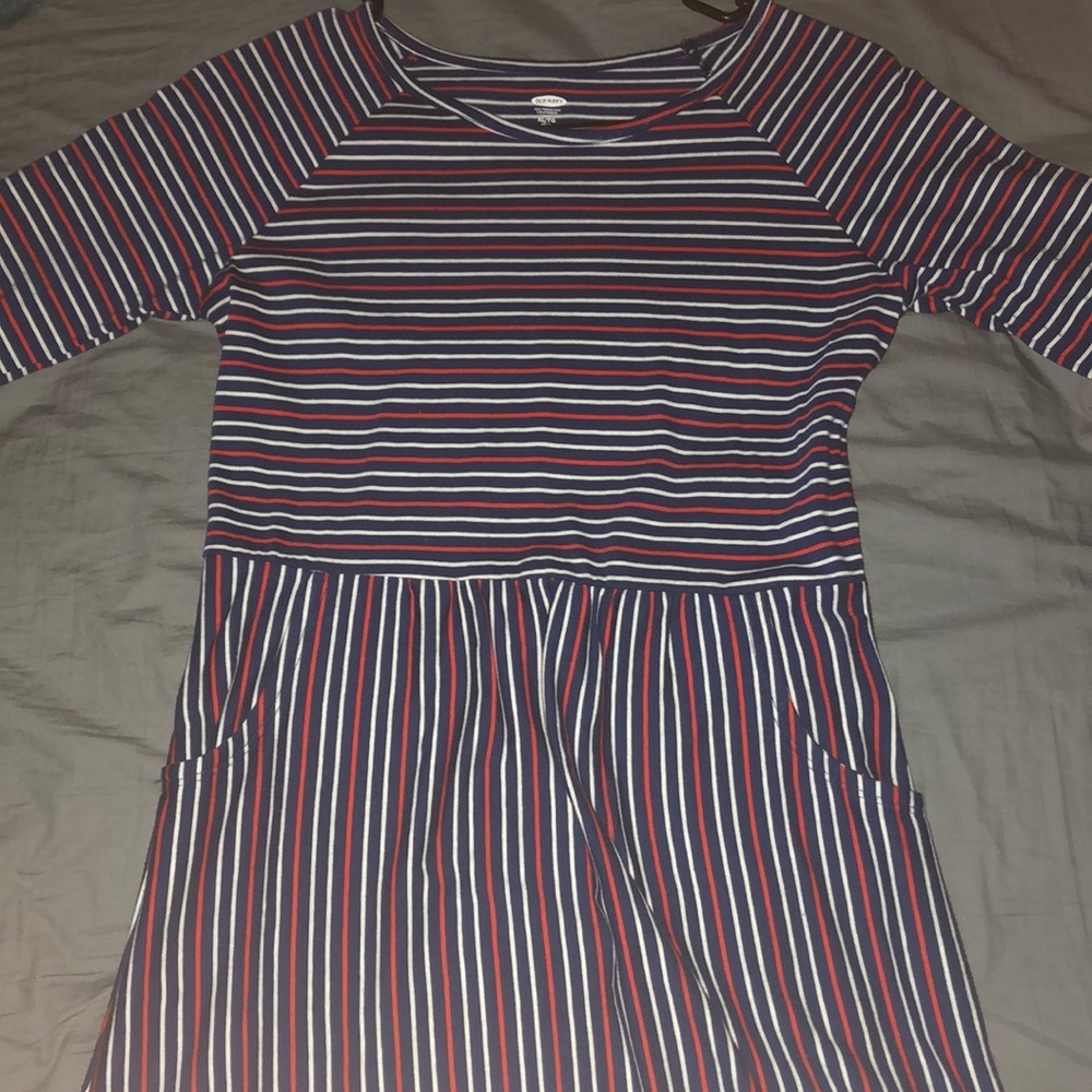 Comfy dress with sleeves and pockets